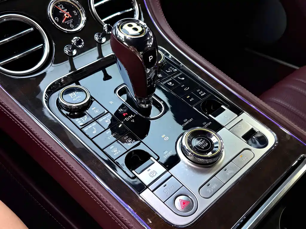 Bentley Continental 2020 — фото 26