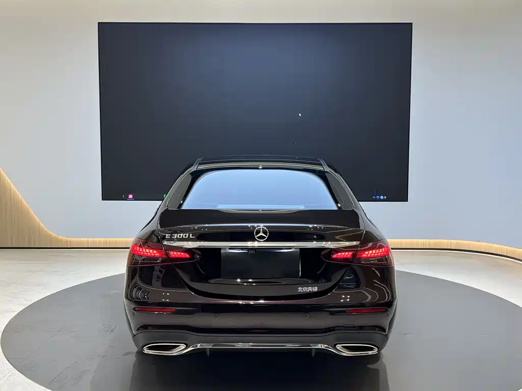 Mercedes-Benz E-Class 2023 — фото 4