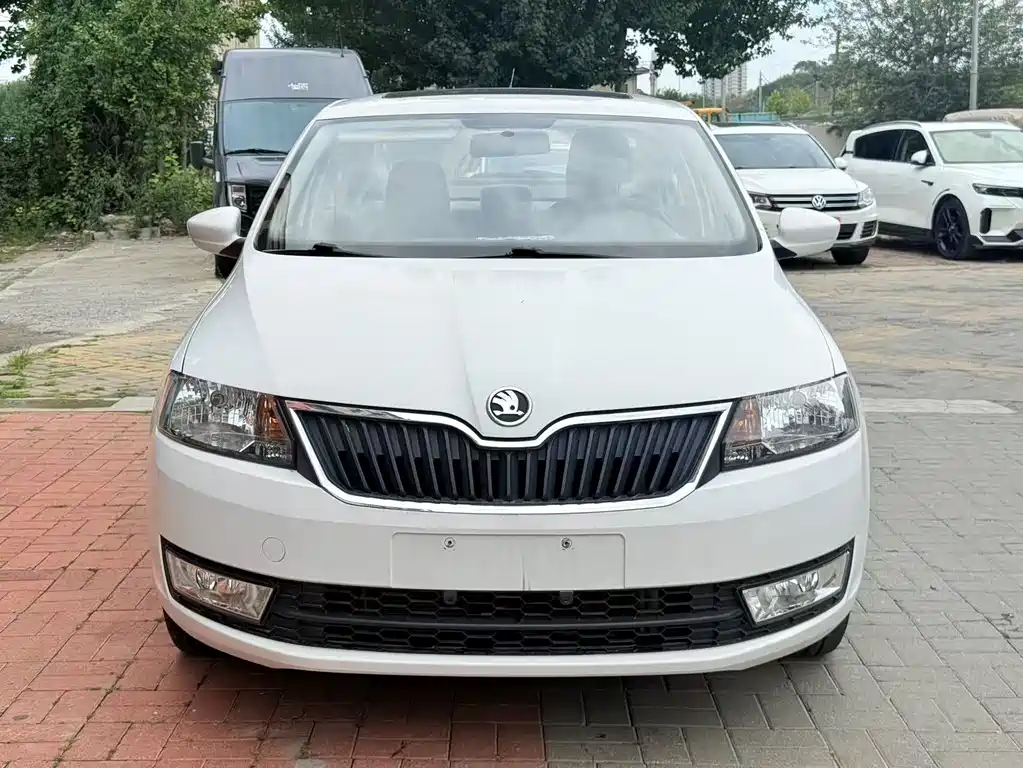 Skoda Rapid 2017 — фото 2
