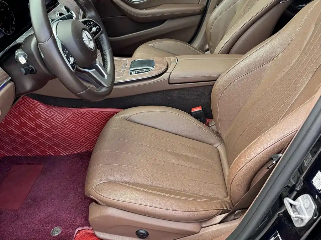 Mercedes-Benz E-Class 2020 — фото 15