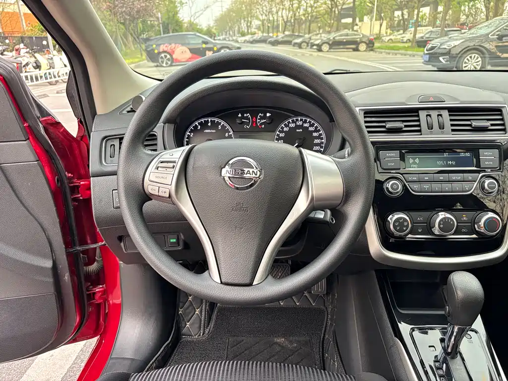 Nissan Tiida 2018 — фото 8