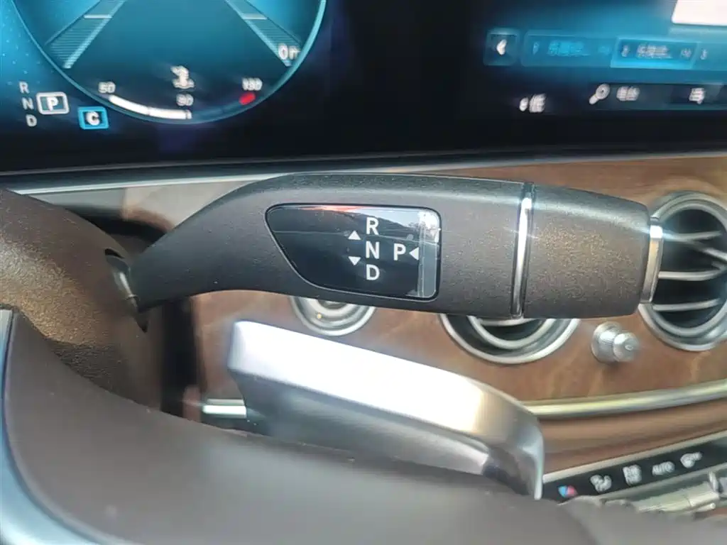 Mercedes-Benz E-Class 2023 — фото 14