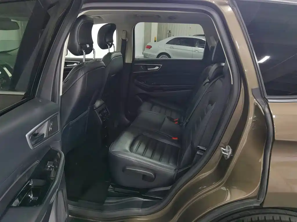 Ford Edge 2018 — фото 15
