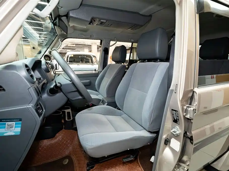 Toyota Land Cruiser 2020 — фото 8