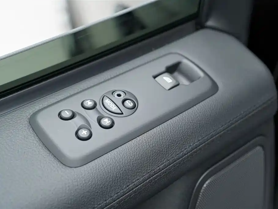Land Rover Sport 2010 — фото 17