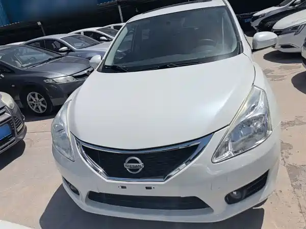 Nissan Tiida 2014