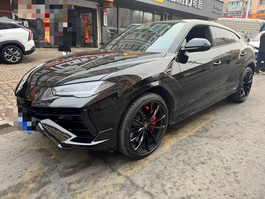 Lamborghini Urus 2024