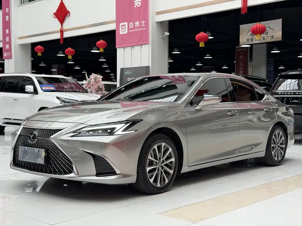 Lexus ES 2025 — фото 1