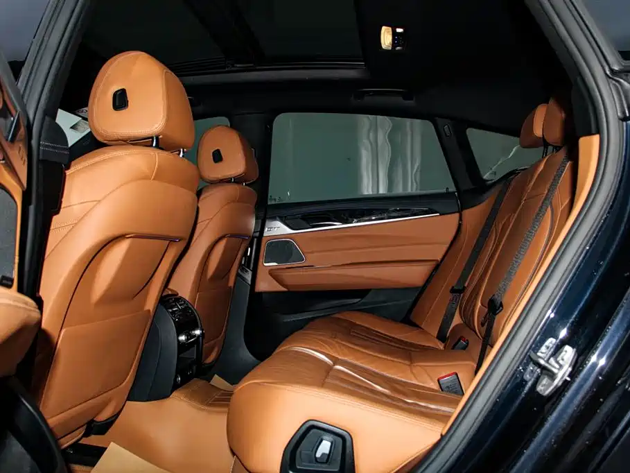 BMW 6 Series GT 2022 — фото 11