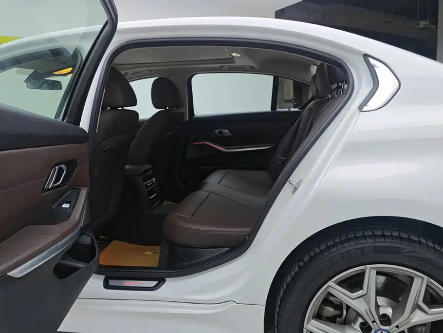 BMW i3 2023 — фото 10