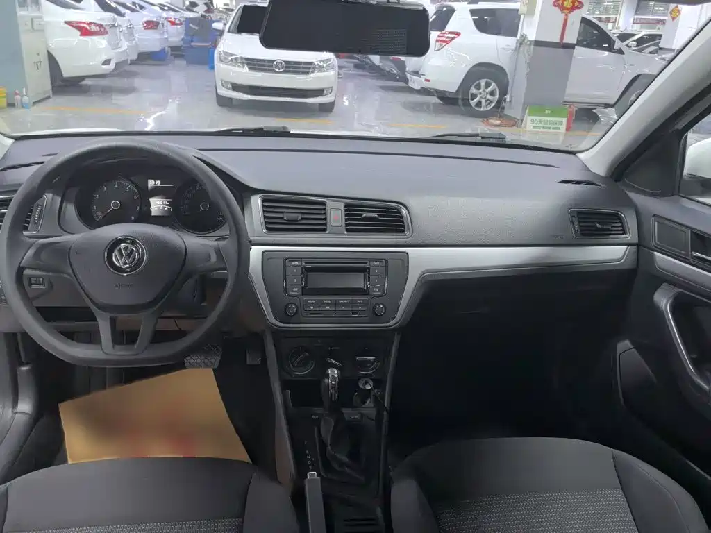 Volkswagen Lavida 2017 — фото 10