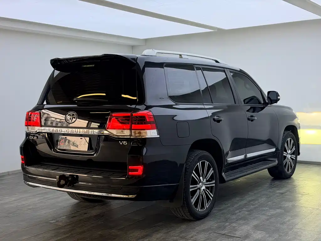 Toyota Land Cruiser 2019 — фото 6