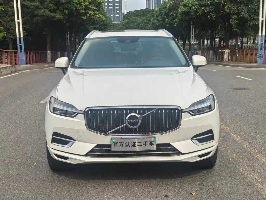 Volvo XC60 2019 — фото 2