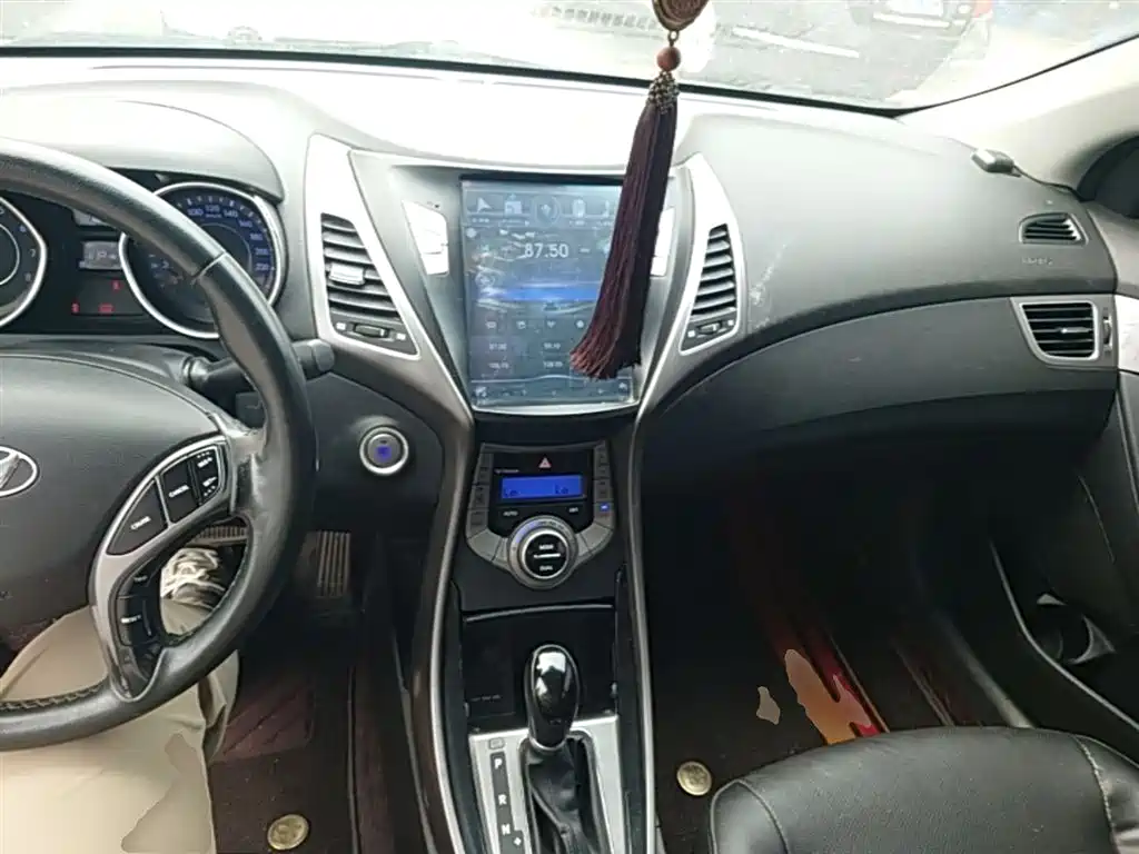 Hyundai Elantra Langdong 2015 — фото 10