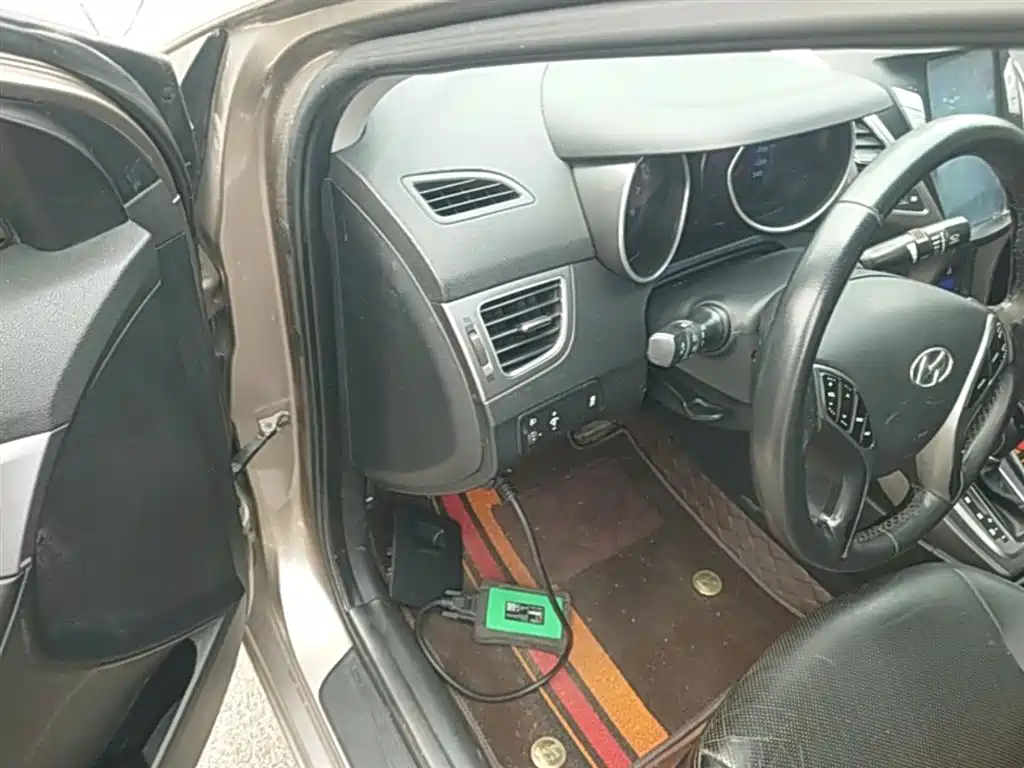 Hyundai Elantra Langdong 2015 — фото 16