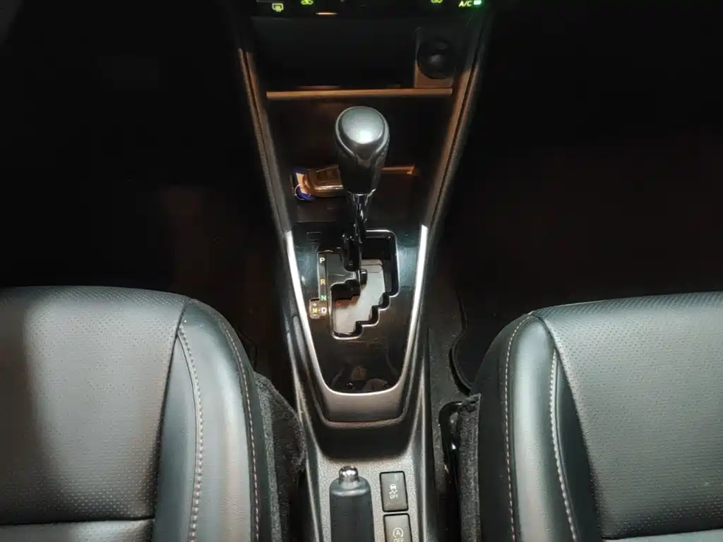 Toyota Yaris L 2021 — фото 14