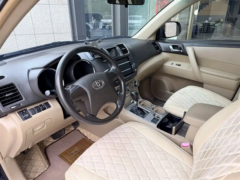 Toyota Highlander 2015 — фото 13