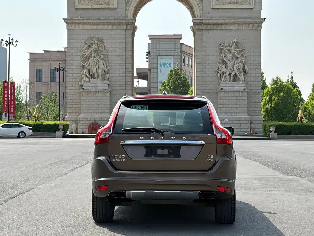 Volvo XC60 2015 — фото 23