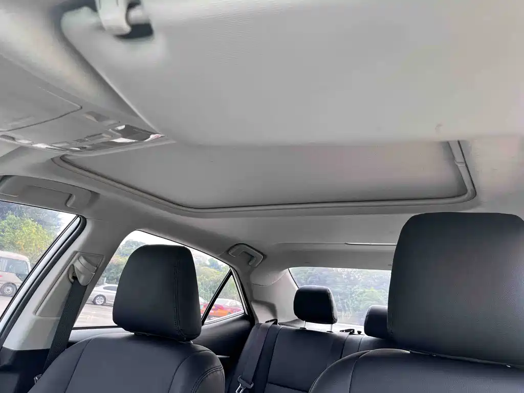 Toyota Corolla 2018 — фото 10