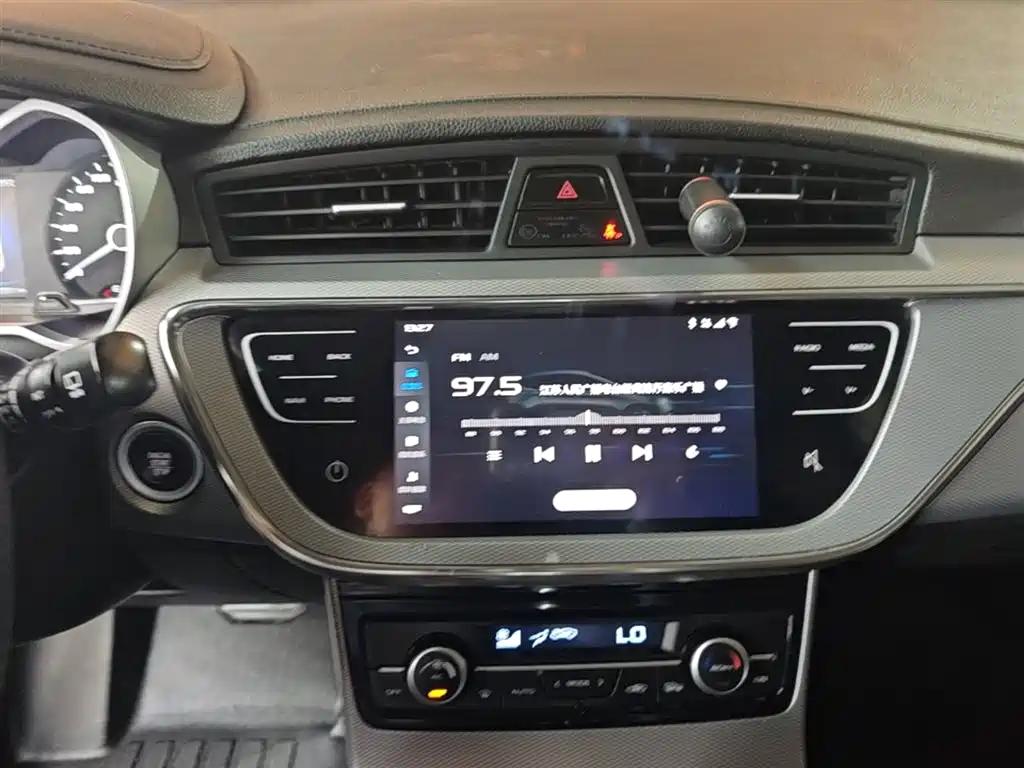 Geely Emgrand GS 2018 — фото 13