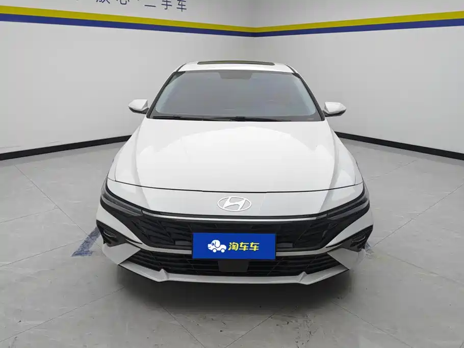 Hyundai Elantra 2024