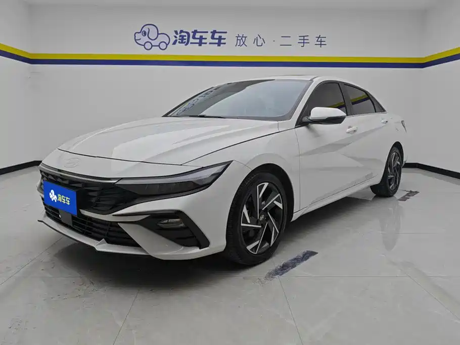 Hyundai Elantra 2024
