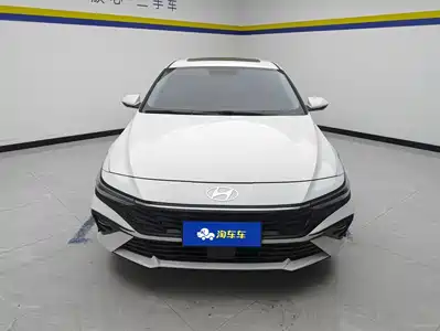 Hyundai Elantra 2024