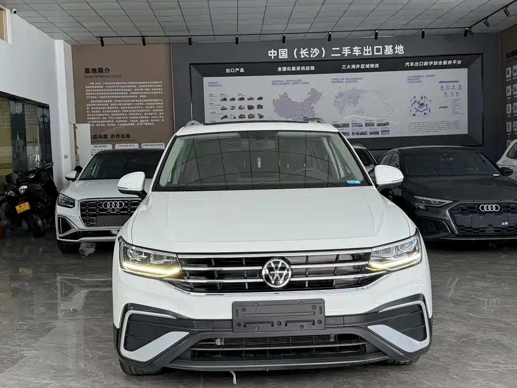 Volkswagen Tiguan L 2023
