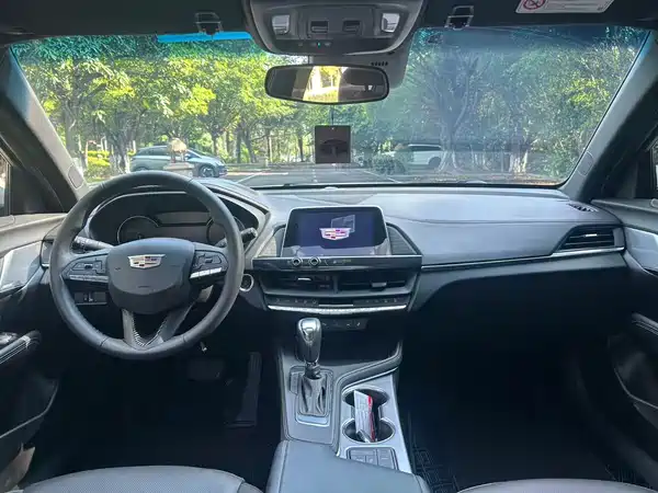 Cadillac CT4 2023