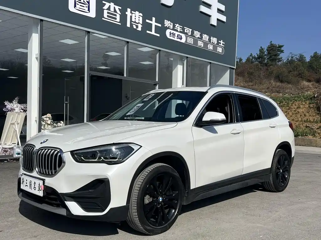 BMW X1 2021 — фото 1