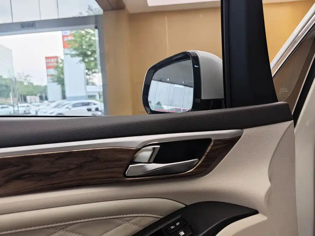 GAC Motor Trumpchi M8 2018 — фото 9