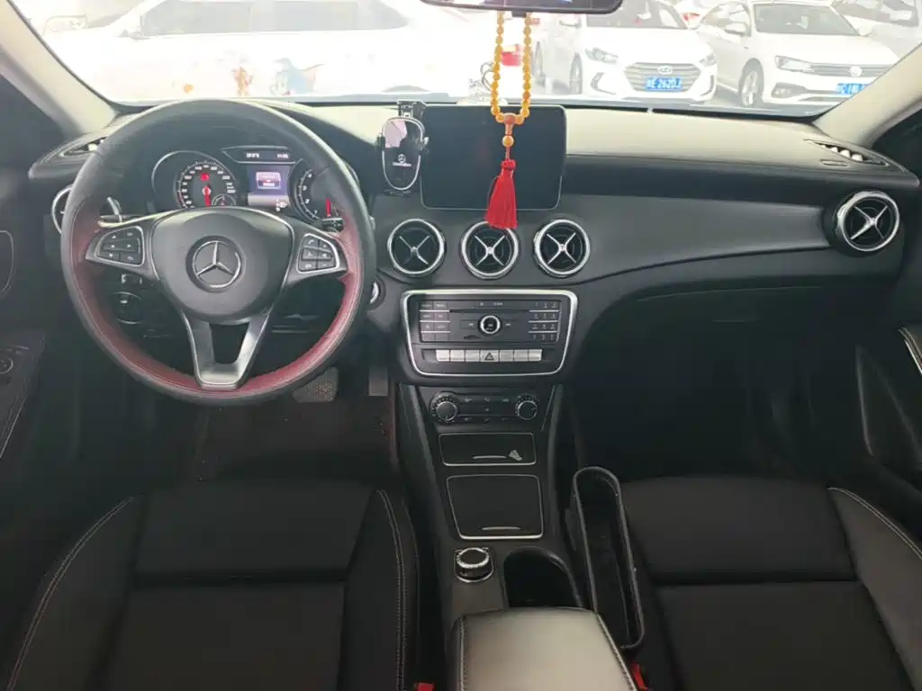 Mercedes-Benz GLA 2017 — фото 10