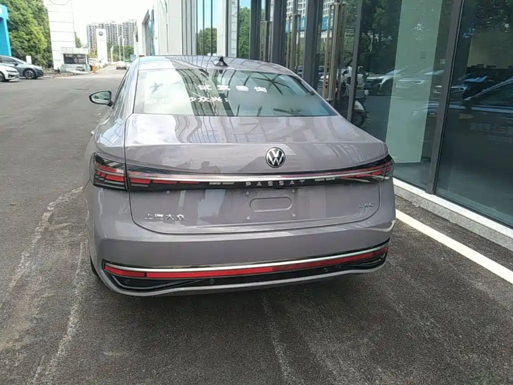 Volkswagen Passat 2024