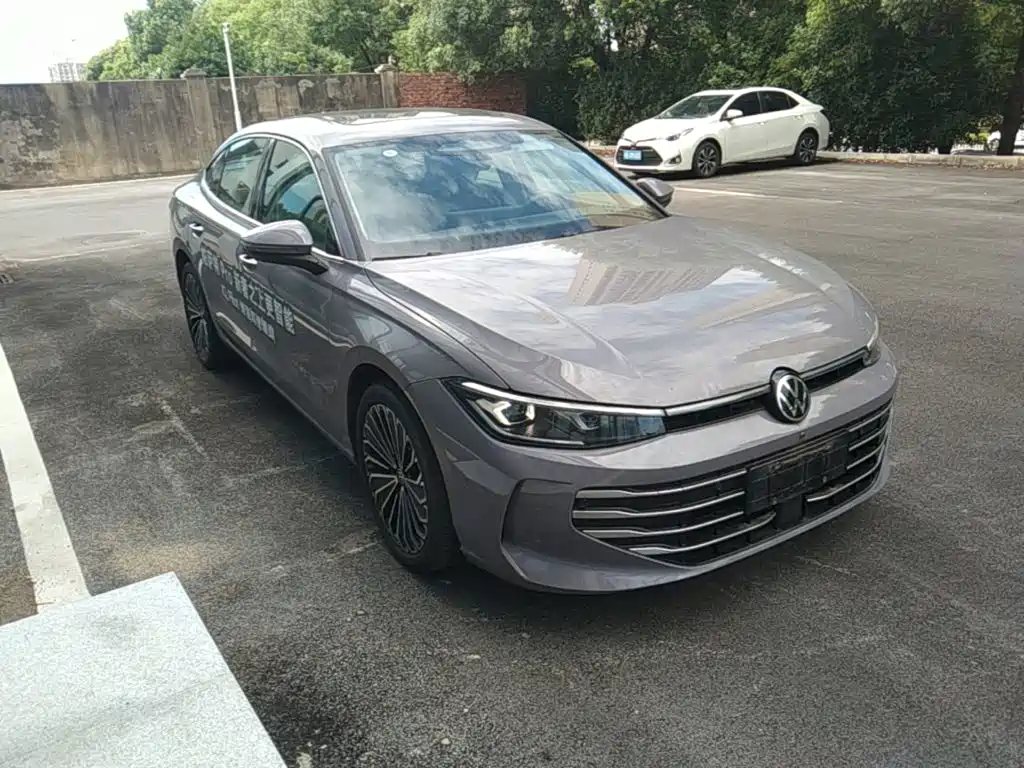 Volkswagen Passat 2024