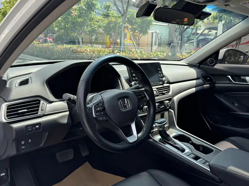 Honda Accord 2020 — фото 8