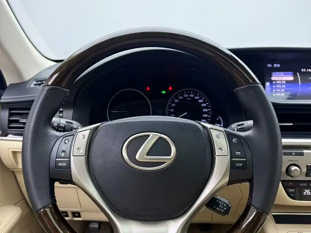 Lexus ES 2014 — фото 5