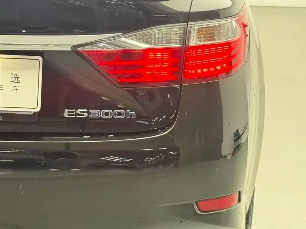 Lexus ES 2014 — фото 14