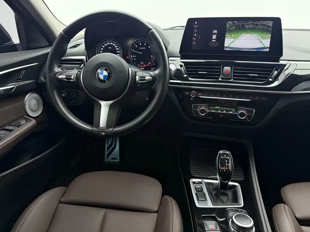 BMW 1 Series 2021 — фото 11
