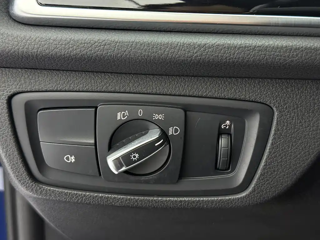 BMW 1 Series 2021 — фото 16