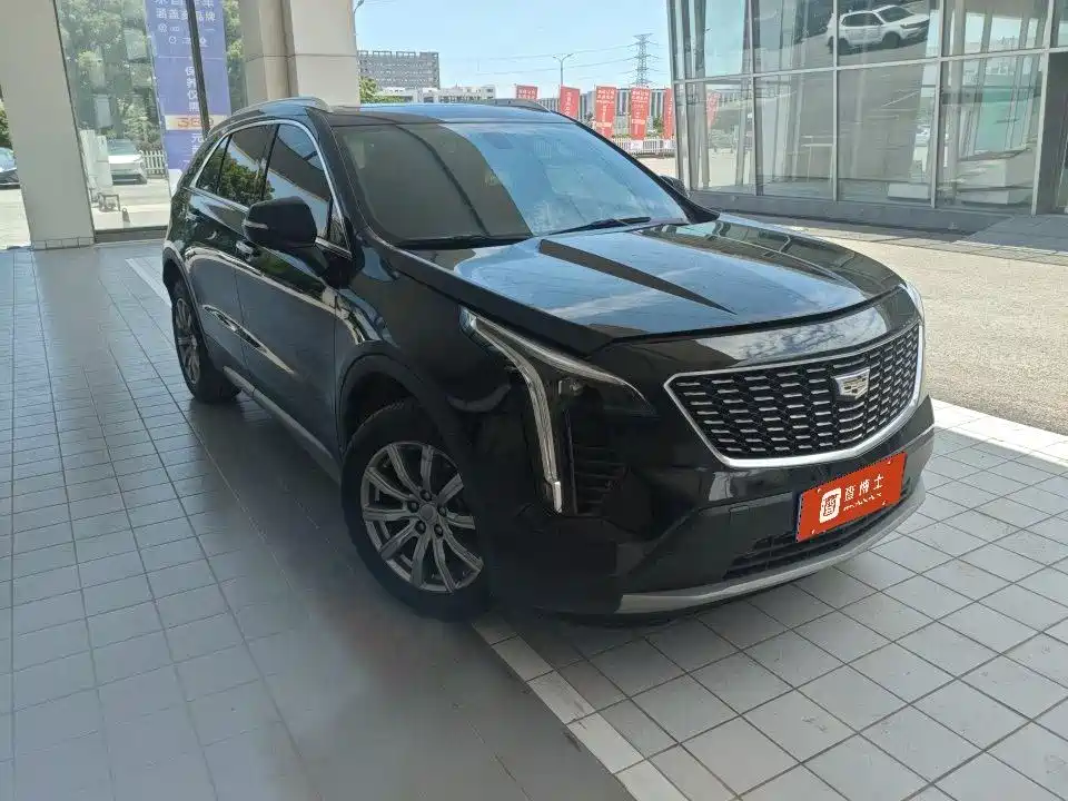 Cadillac XT4 2022 — фото 3
