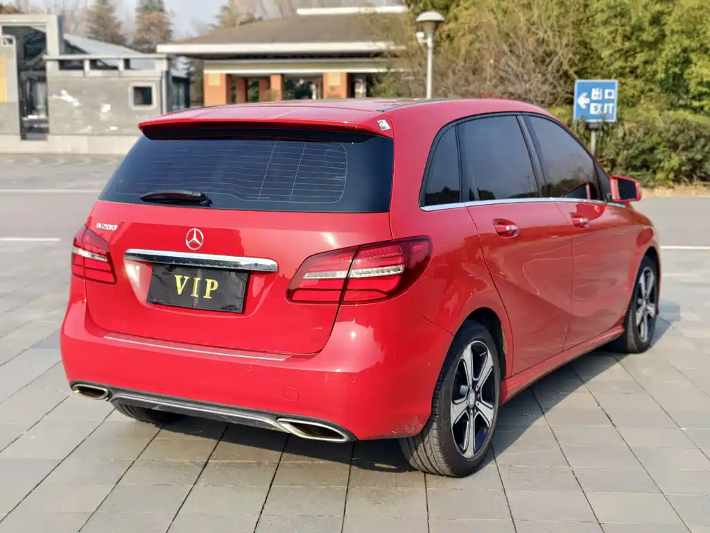 Mercedes-Benz B-Class 2017 — фото 11