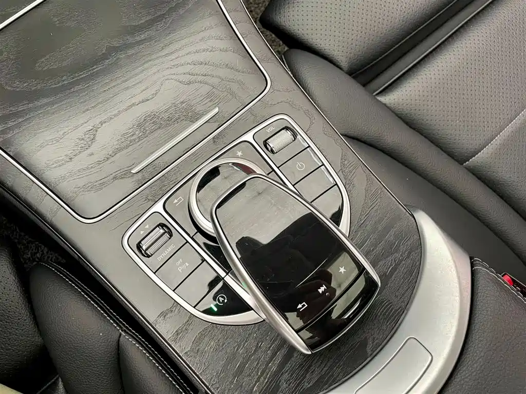 Mercedes-Benz C-Class 2018 — фото 13