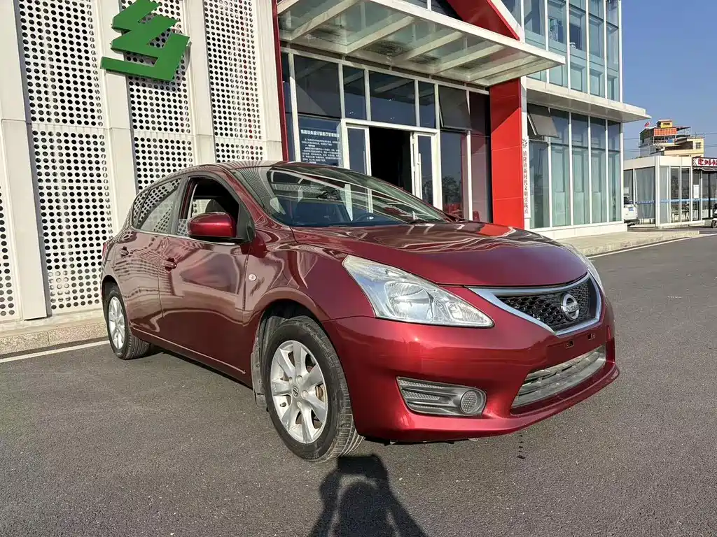 Nissan Tiida 2015 — фото 23