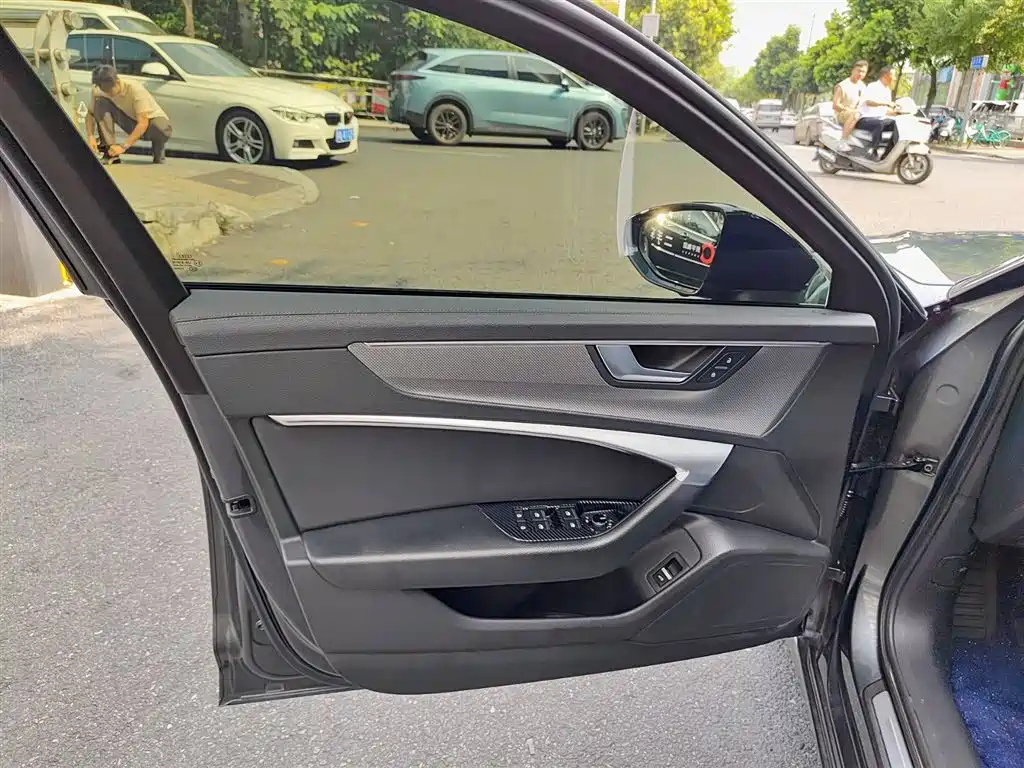 Audi A6L 2022