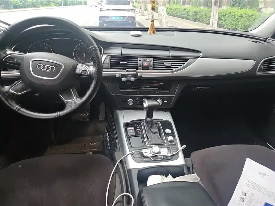 Audi A6L 2015 — фото 12