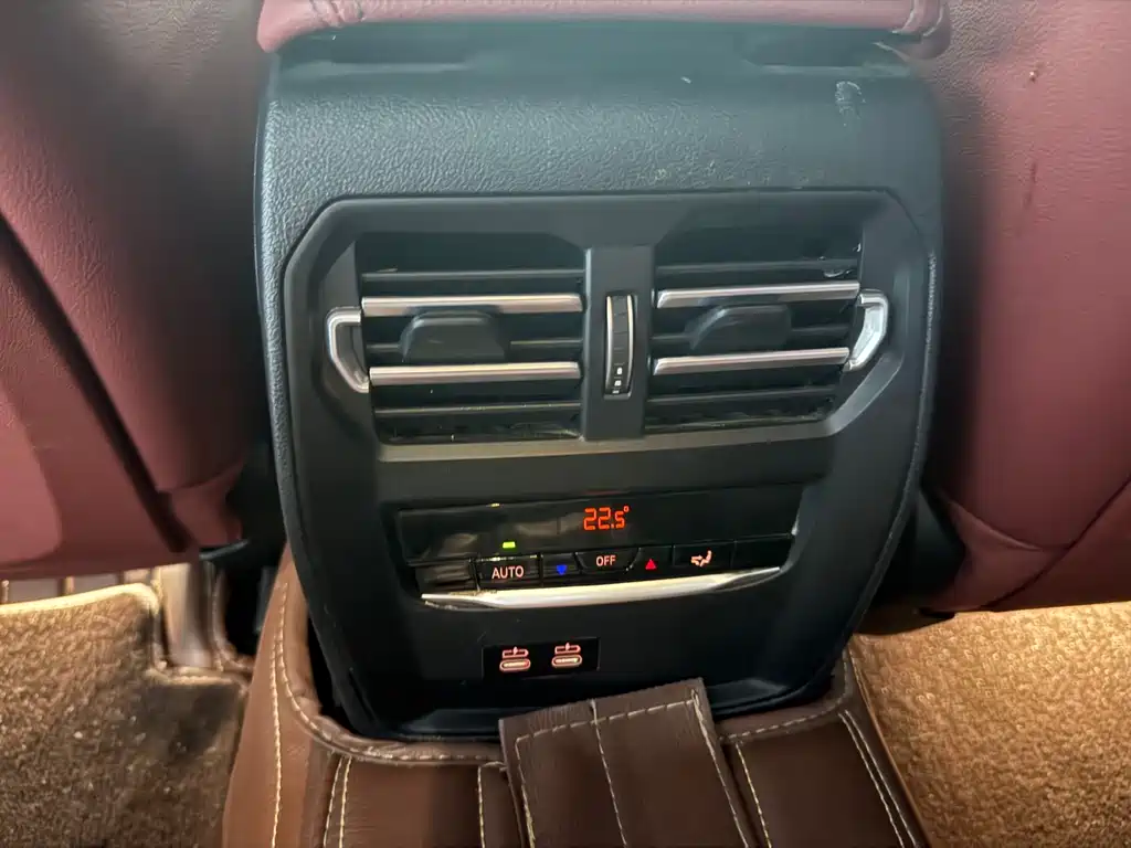 BMW 3 Series 2023 — фото 19