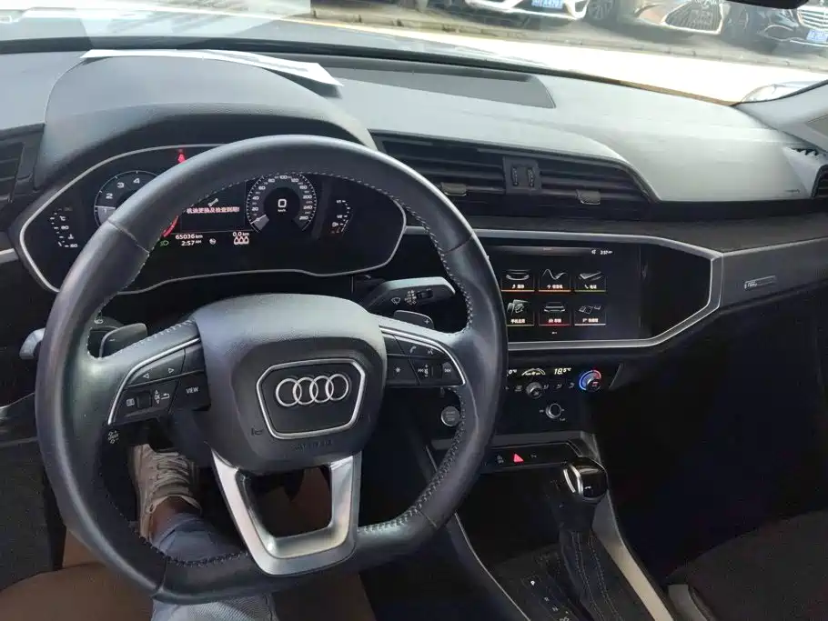 Audi Q3 2020 — фото 12
