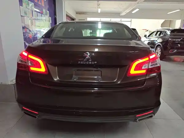 Peugeot 408 2016