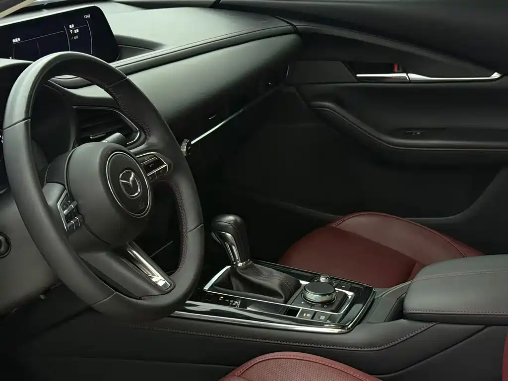 Mazda CX-30 2023 — фото 14