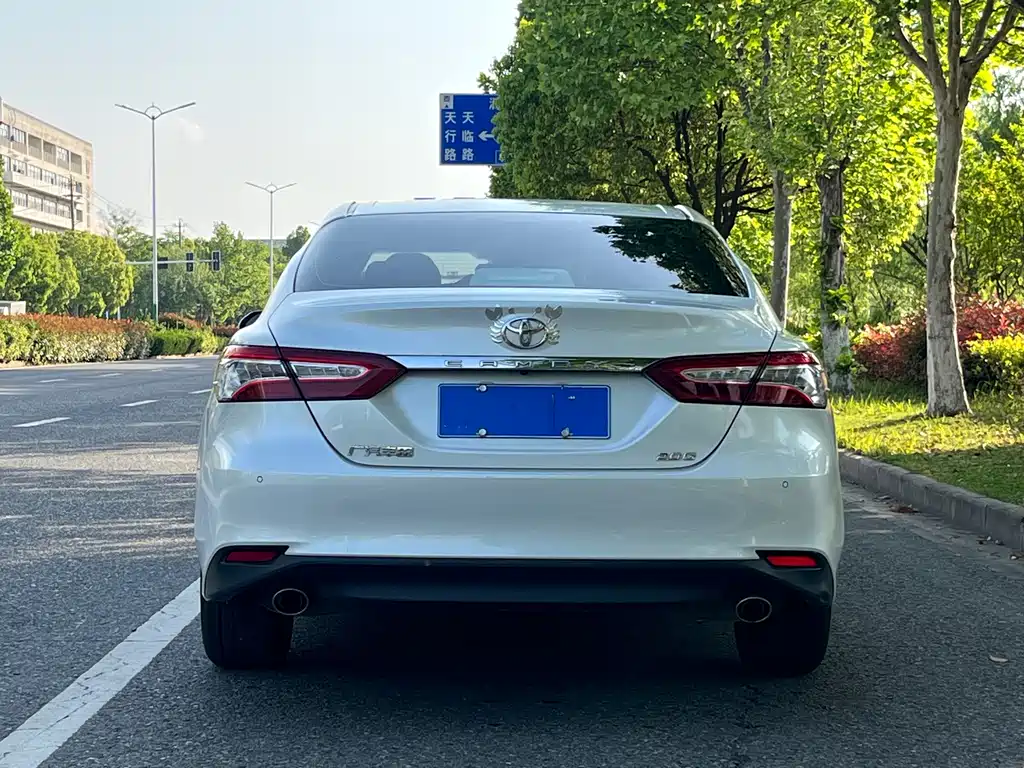 Toyota Camry 2020 — фото 3